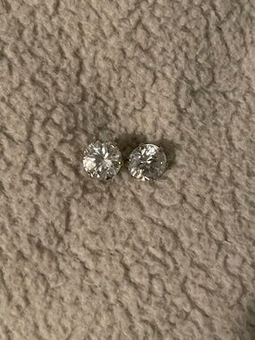 Round Cut Diamond Stud Earrings 6mm